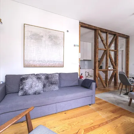 Alfama St George Castle District Fabulous 3 Bedrooms 2 Bathrooms Ac Balcony 1st Floor 19th Century Building