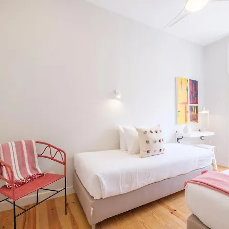 Alfama St George Castle District Fabulous 3 Bedrooms 2 Bathrooms Ac Balcony 1st Floor 19th Century Building * Lizbona