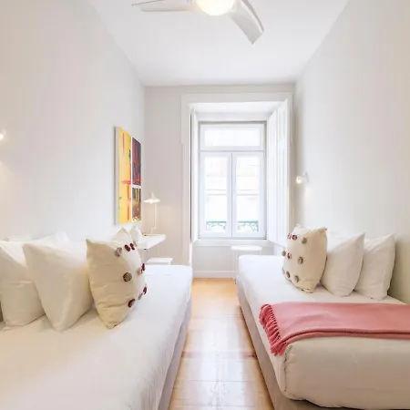Alfama St George Castle District Fabulous 3 Bedrooms 2 Bathrooms Ac Balcony 1st Floor 19th Century Building Appartement Lissabon