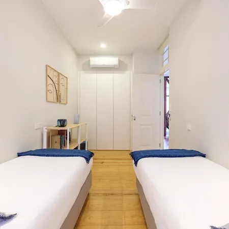Alfama St George Castle District Fabulous 3 Bedrooms 2 Bathrooms Ac Balcony 1st Floor 19th Century Building