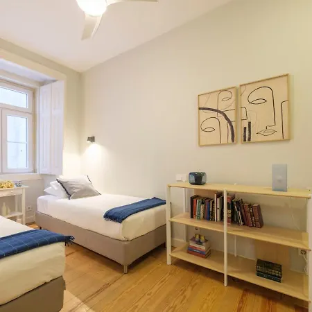 Alfama St George Castle District Fabulous 3 Bedrooms 2 Bathrooms Ac Balcony 1st Floor 19th Century Building Appartement Lissabon