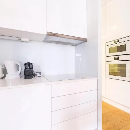 Alfama St George Castle District Fabulous 3 Bedrooms 2 Bathrooms Ac Balcony 1st Floor 19th Century Building Appartement Lissabon