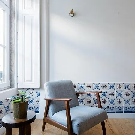 Alfama St George Castle District Fabulous 3 Bedrooms 2 Bathrooms Ac Balcony 1st Floor 19th Century Building *