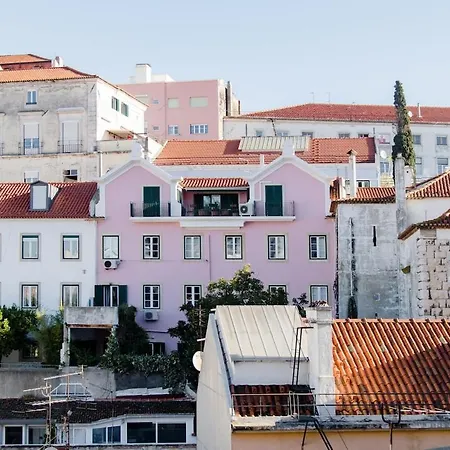 Alfama St George Castle District Fabulous 3 Bedrooms 2 Bathrooms Ac Balcony 1st Floor 19th Century Building Lissabon