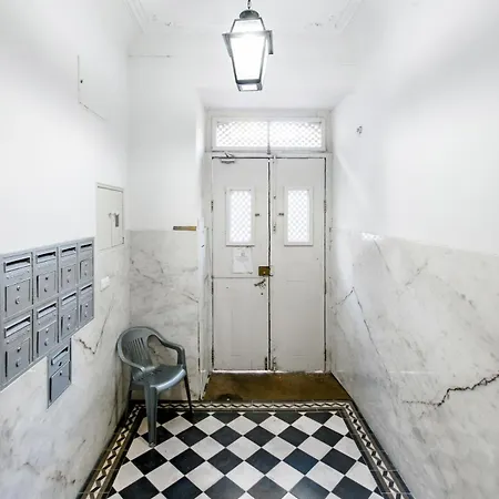 Alfama St George Castle District Fabulous 3 Bedrooms 2 Bathrooms Ac Balcony 1st Floor 19th Century Building Appartement Lissabon