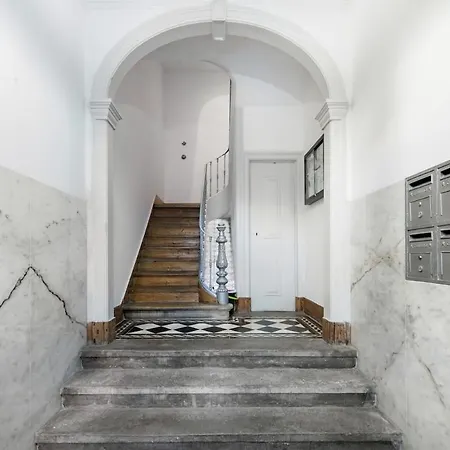 Alfama St George Castle District Fabulous 3 Bedrooms 2 Bathrooms Ac Balcony 1st Floor 19th Century Building Appartement
