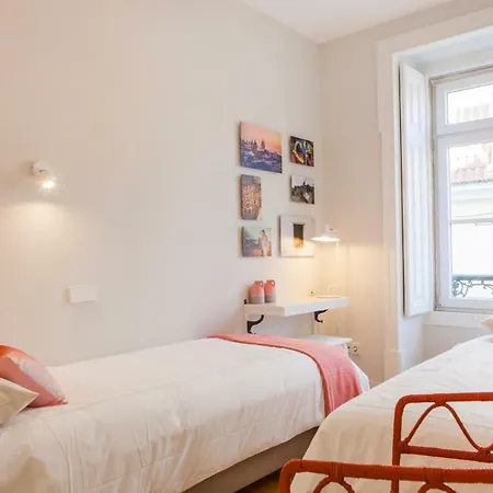 Alfama St George Castle District Fabulous 3 Bedrooms 2 Bathrooms Ac Balcony 1st Floor 19th Century Building