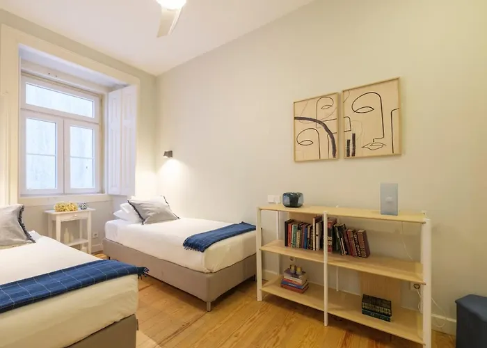 Alfama St George Castle District Fabulous 3 Bedrooms 2 Bathrooms Ac Balcony 1st Floor 19th Century Building Appartement Lissabon
