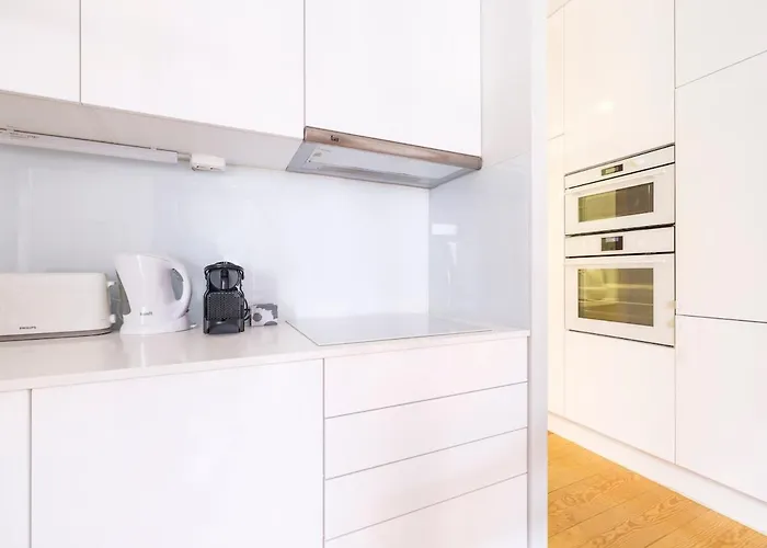 Alfama St George Castle District Fabulous 3 Bedrooms 2 Bathrooms Ac Balcony 1st Floor 19th Century Building Appartement Lissabon