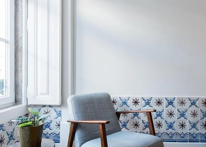 Alfama St George Castle District Fabulous 3 Bedrooms 2 Bathrooms Ac Balcony 1st Floor 19th Century Building *