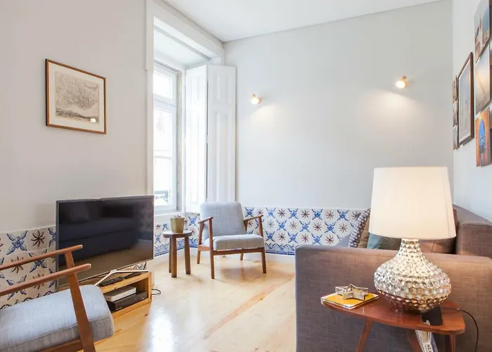 Alfama St George Castle District Fabulous 3 Bedrooms 2 Bathrooms Ac Balcony 1st Floor 19th Century Building * Lisboa