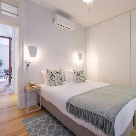 Alfama St George Castle District Fabulous 3 Bedrooms 2 Bathrooms Ac Balcony 1st Floor 19th Century Building * Lisboa
