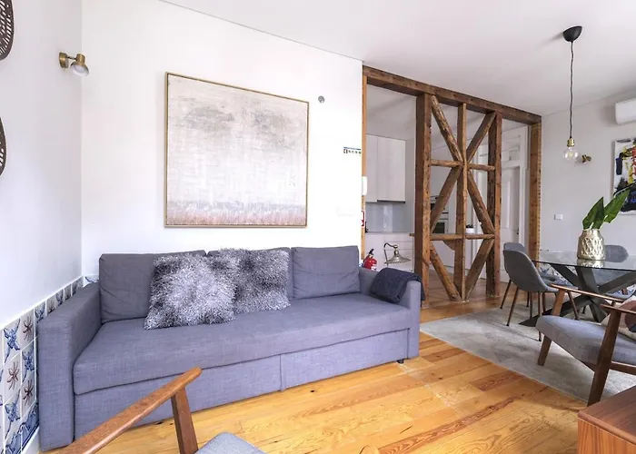 Alfama St George Castle District Fabulous 3 Bedrooms 2 Bathrooms Ac Balcony 1st Floor 19th Century Building