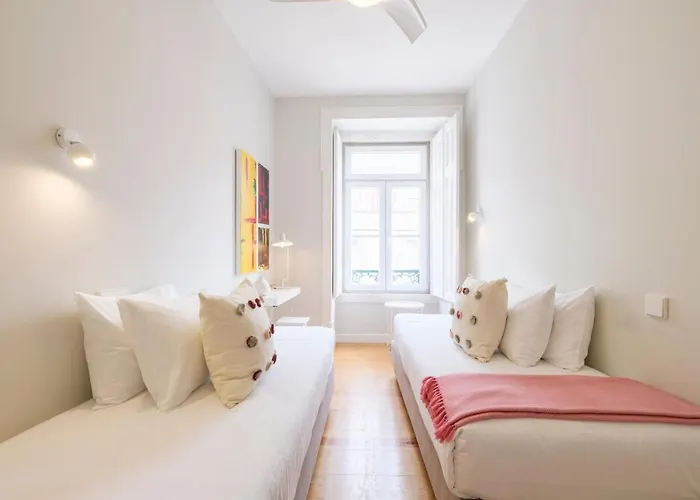 Alfama St George Castle District Fabulous 3 Bedrooms 2 Bathrooms Ac Balcony 1st Floor 19th Century Building Apartamento Lisboa