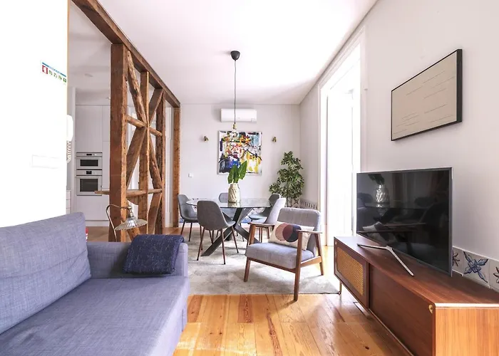 Alfama St George Castle District Fabulous 3 Bedrooms 2 Bathrooms Ac Balcony 1st Floor 19th Century Building Apartamento
