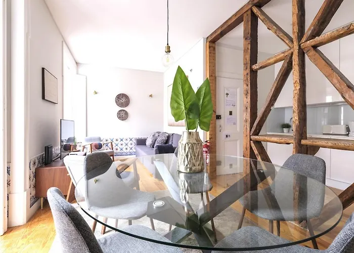Apartamento Alfama St George Castle District Fabulous 3 Bedrooms 2 Bathrooms Ac Balcony 1st Floor 19th Century Building *