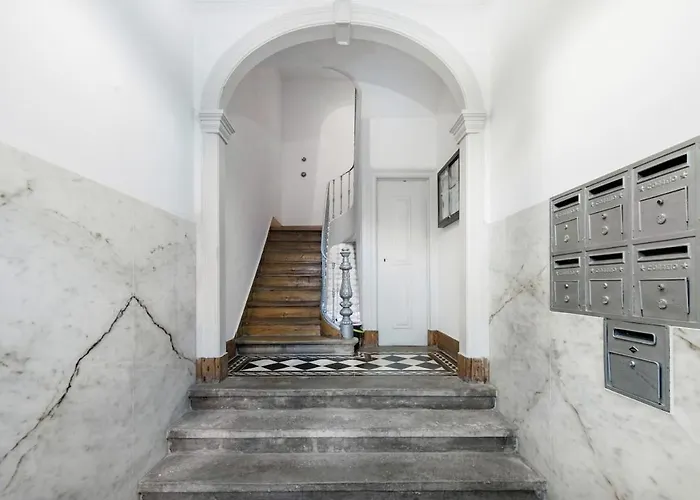 Alfama St George Castle District Fabulous 3 Bedrooms 2 Bathrooms Ac Balcony 1st Floor 19th Century Building Apartamento